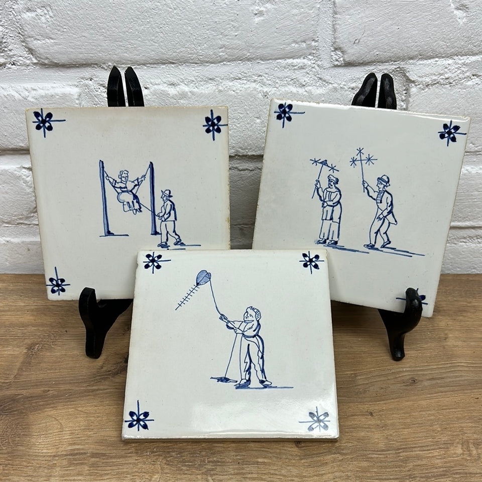 A set of three Delfts Blue ceramic tiles