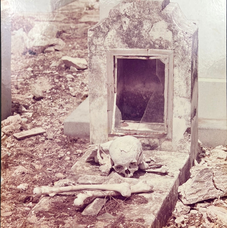 Graveyard Merida Maya Mexico Photo serie “Cemetery” by Theo van der Vaart