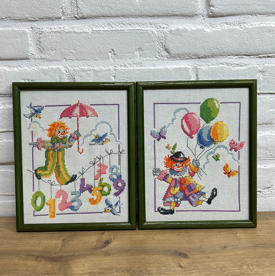Two framed clown embroideries with numbers and balloons - Embroidery - Cottonwork - Framed