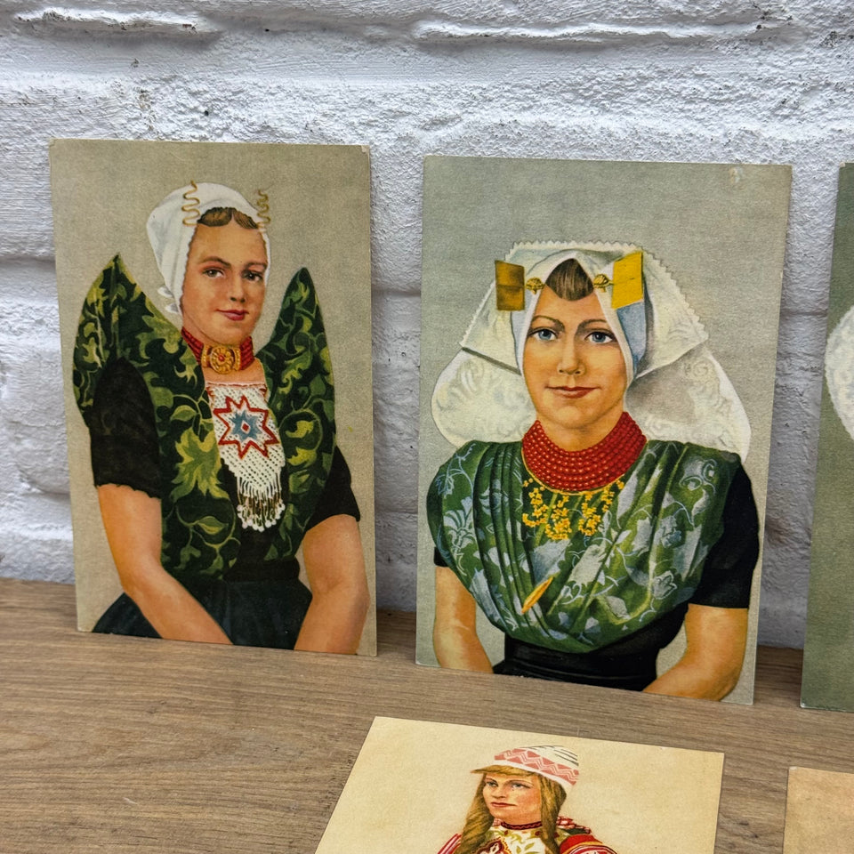 Set of Antique Dutch Folk Dress High Quality Print cards – Holland Traditional Costume Embroidery Illustrations