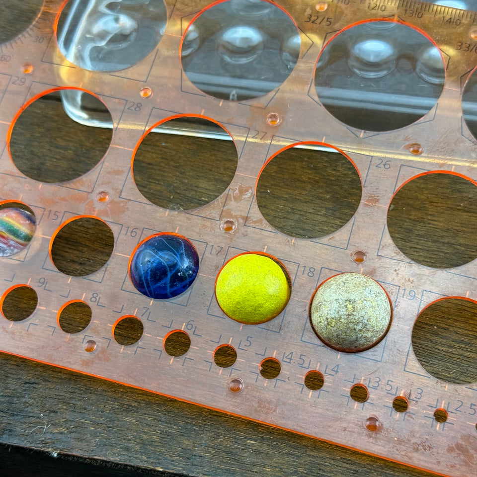 Set of antique collectable marbles - Different type and sizes