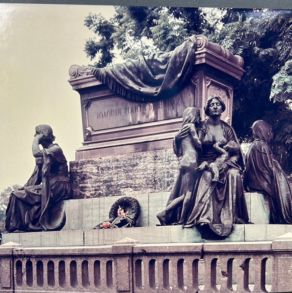 Graveyard Paris Photo serie “Cemetery” by Theo van der Vaart