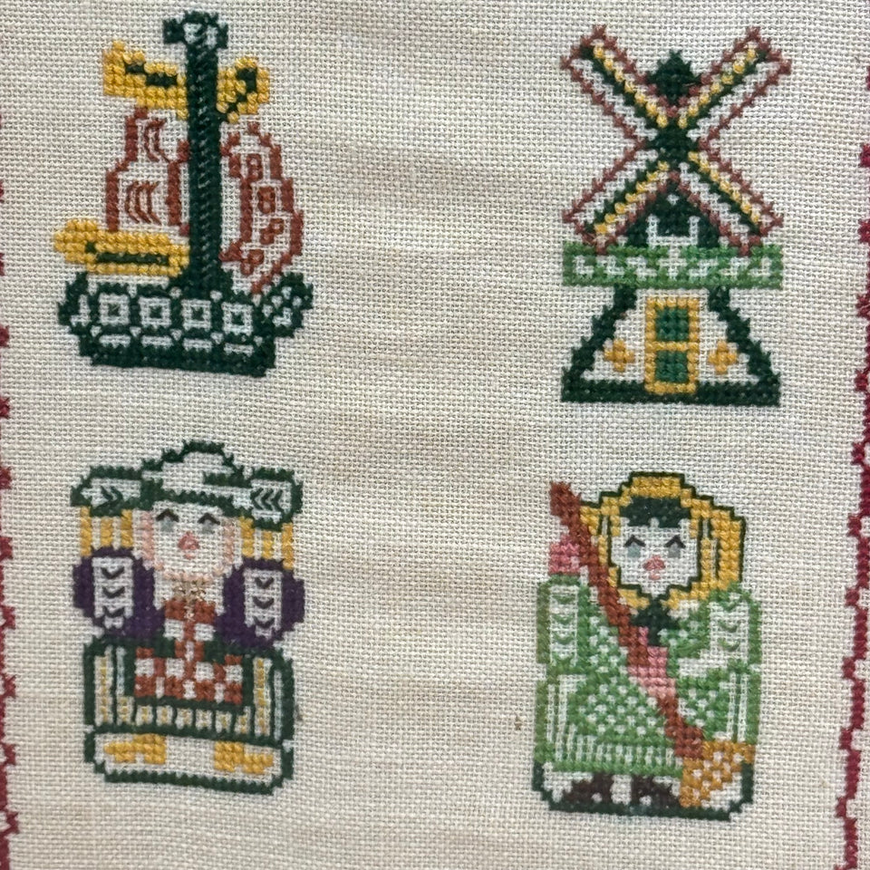 A set of 3 framed Dutch Embroideries - Cross-Stitch Embroidery - Cottonwork - Framed