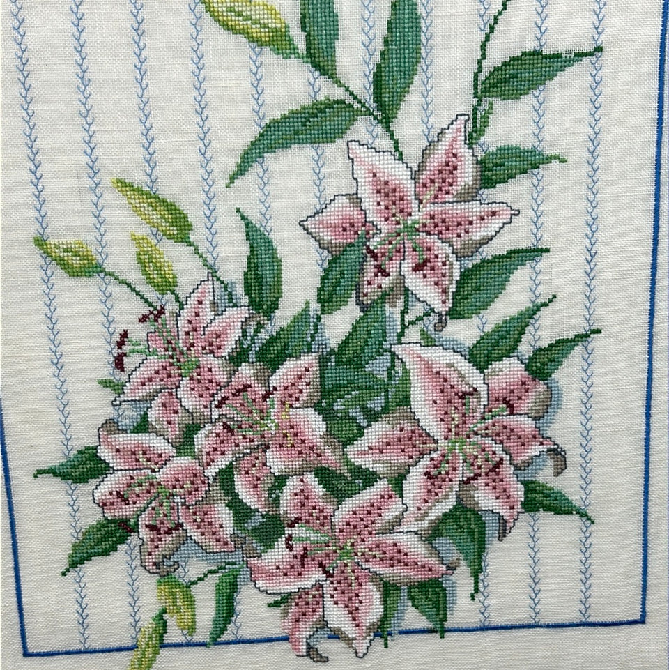 Large Flower bouquet - Embroidery - Cottonwork - Framed