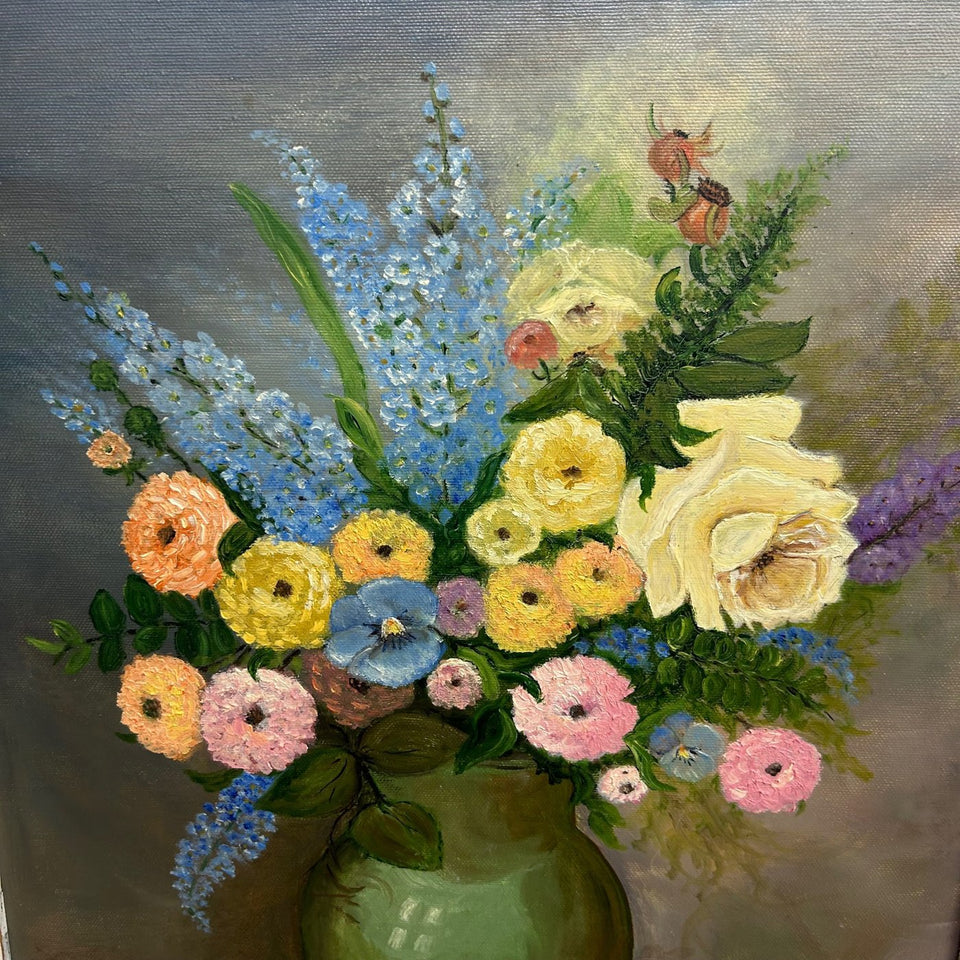 Oil painting - Still life with bouquet with Spring flowers