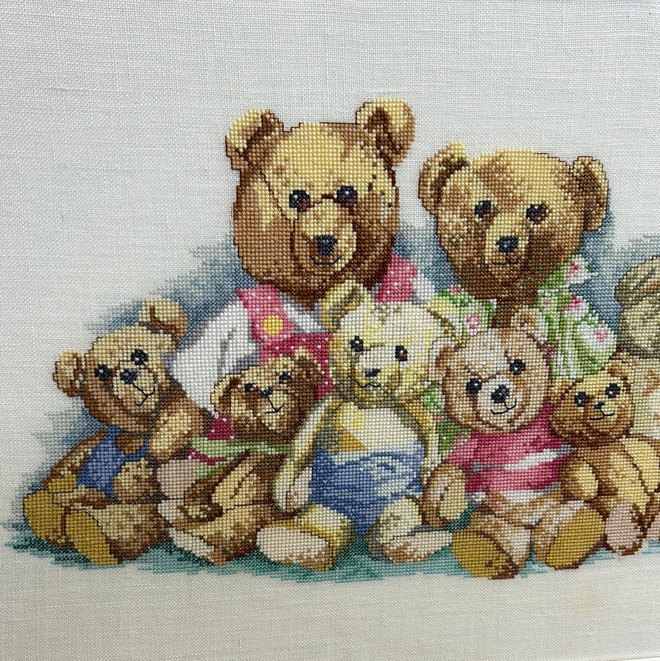 Vintage embroidery with teddybears - Embroidery - Cottonwork - Framed