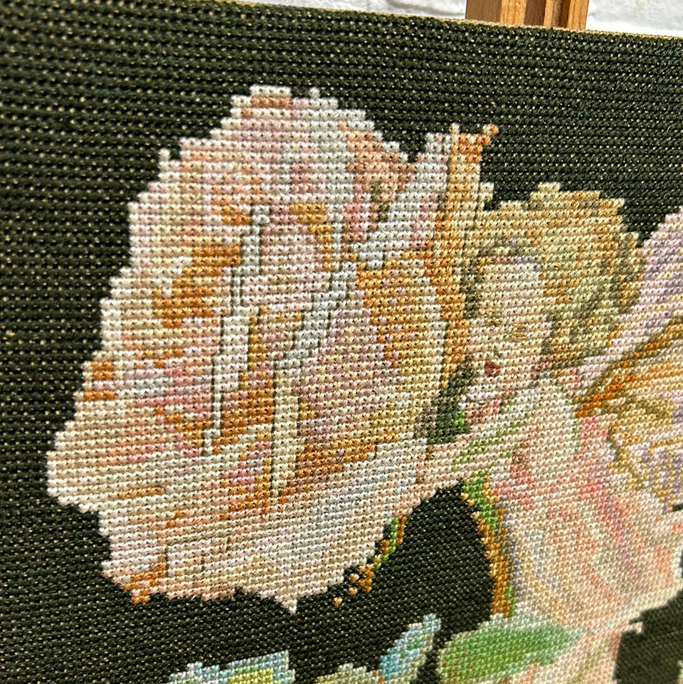 Vintage rose with angel - Embroidery - Tapestry - Patchwork - Cotton work - Framed