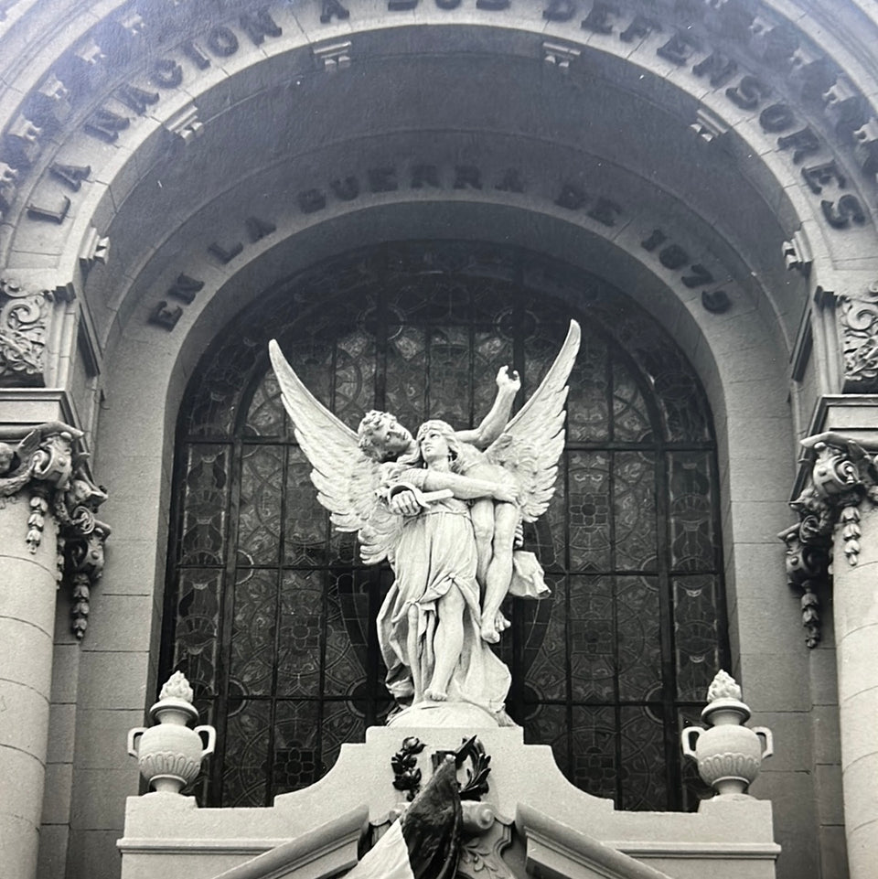 Graveyard Peru Photo serie “Cemetery” by Theo van der Vaart