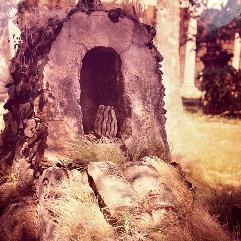 Graveyard Photo serie “Cemetery” by Theo van der Vaart