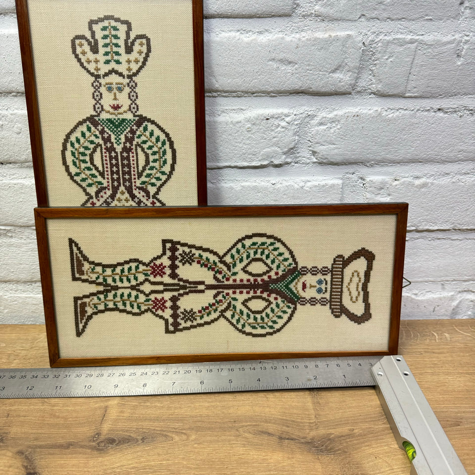 A set of 3 framed Dutch Embroideries - Cross-Stitch Embroidery - Cottonwork - Framed