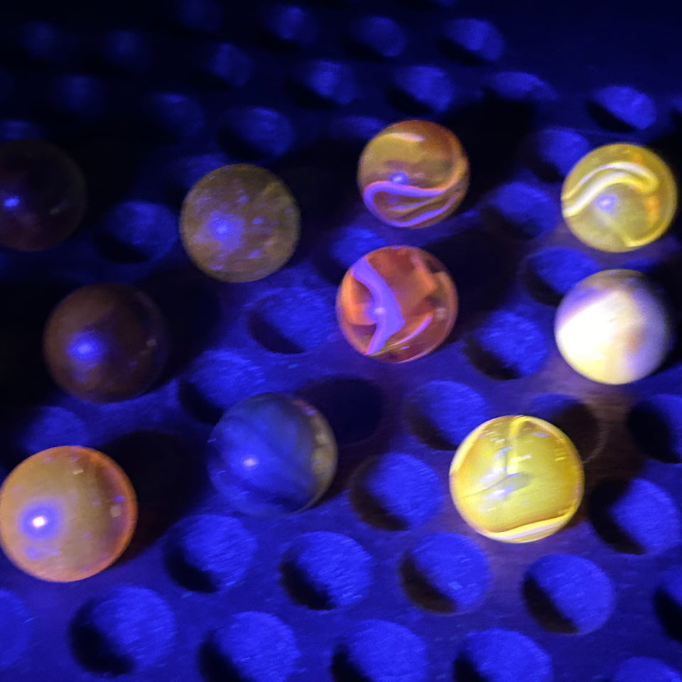 11 x Uranium glass  marbles collection - UV reactive - blacklight