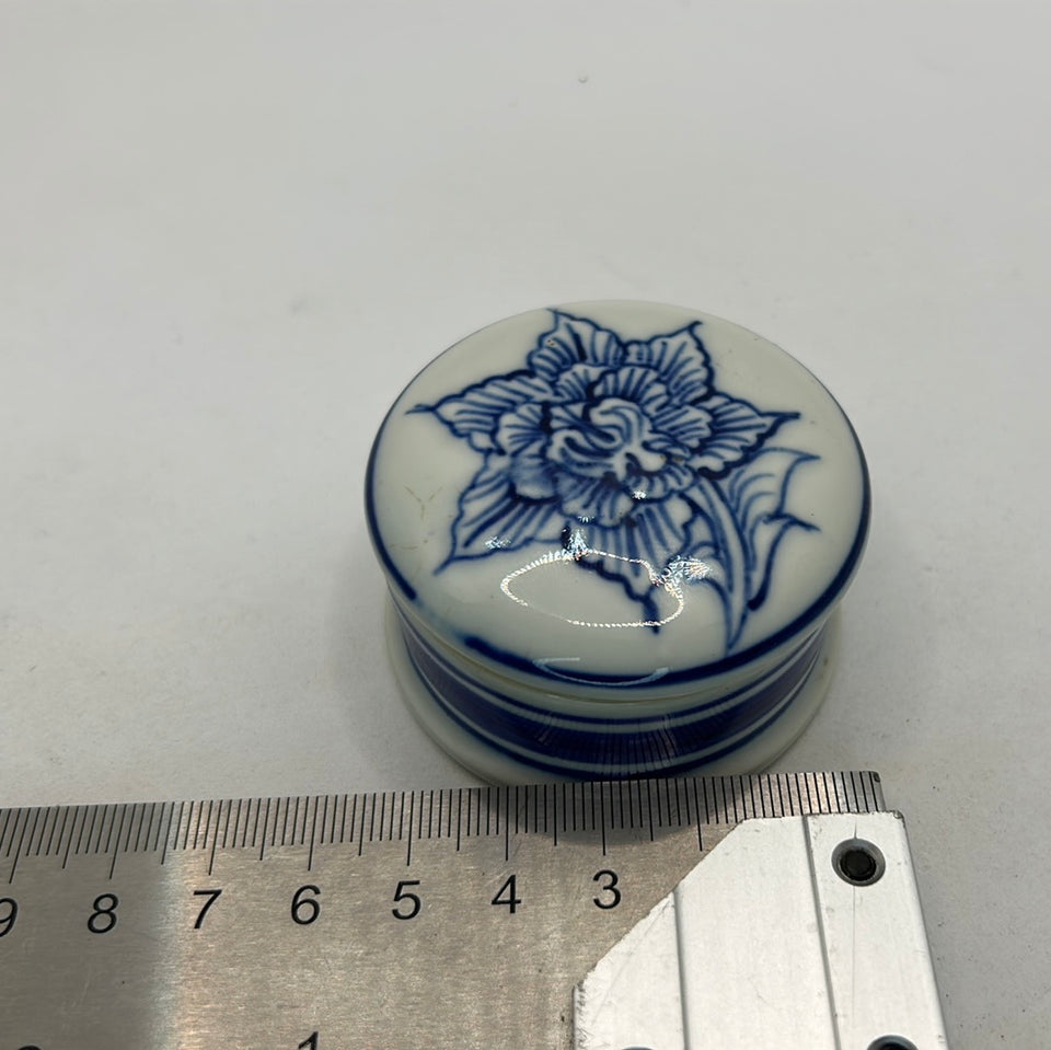 Small blue flower pill box with lid