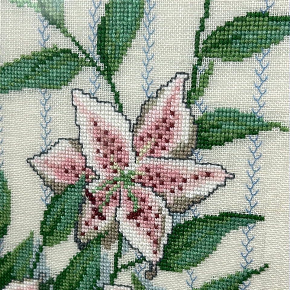 Large Flower bouquet - Embroidery - Cottonwork - Framed