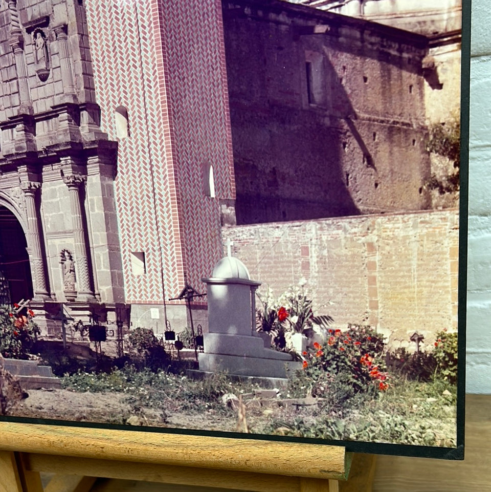 Graveyard Tlaxcala Photo serie “Cemetery” by Theo van der Vaart