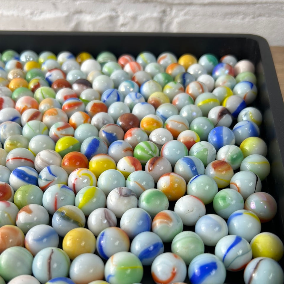 Surprise box with mixed Milk glass & Agate marbles