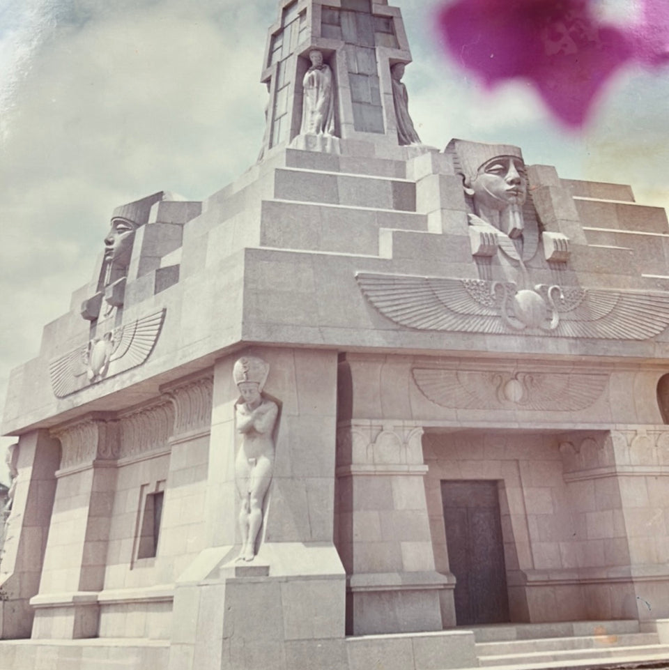 Graveyard Guatemala City Photo serie “Cemetery” by Theo van der Vaart