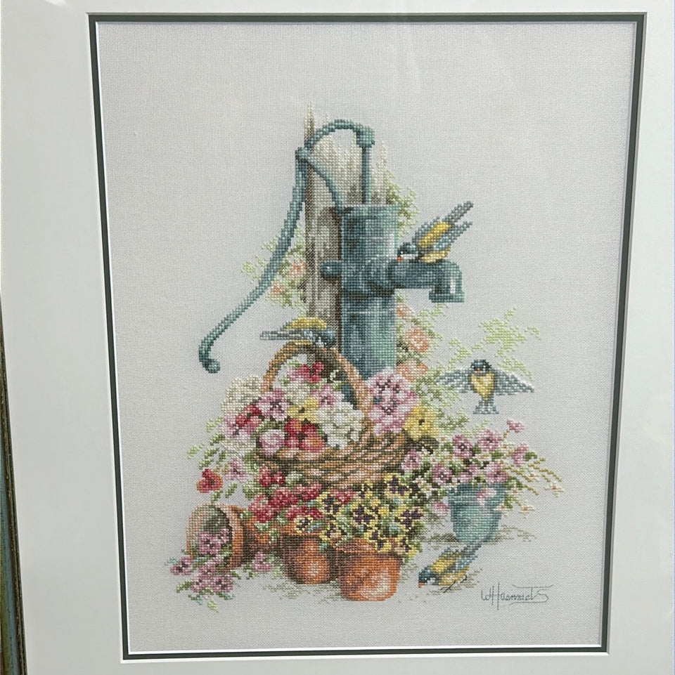 Flowers around antique water well with signature - Embroidery - Tapestry - Patchwork - Cotton work - Framed