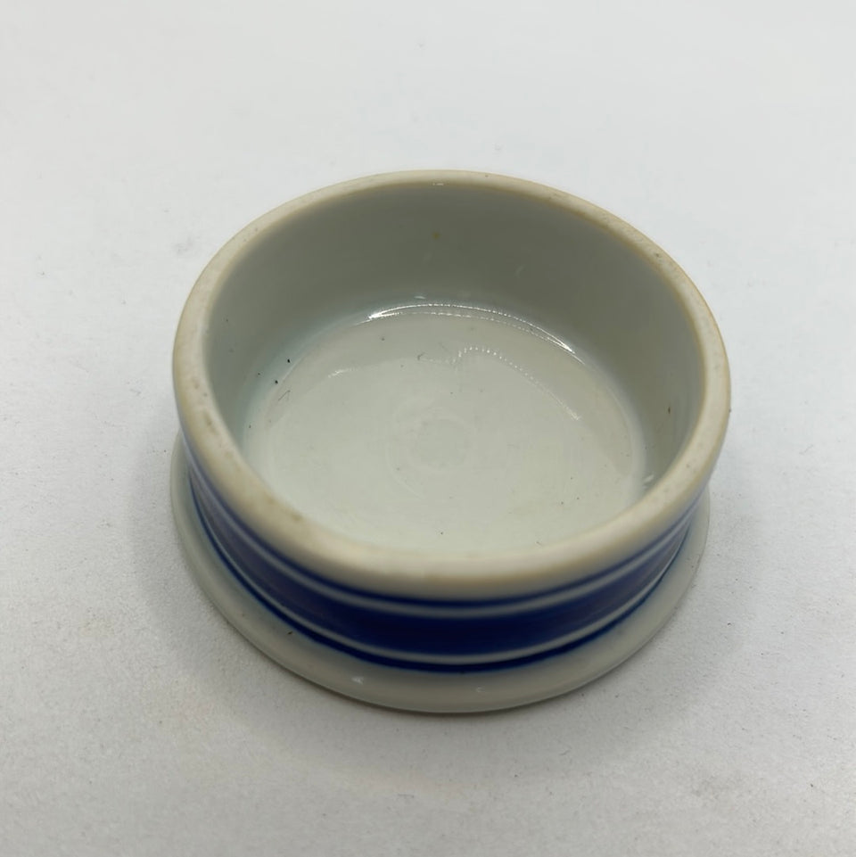 Small blue flower pill box with lid