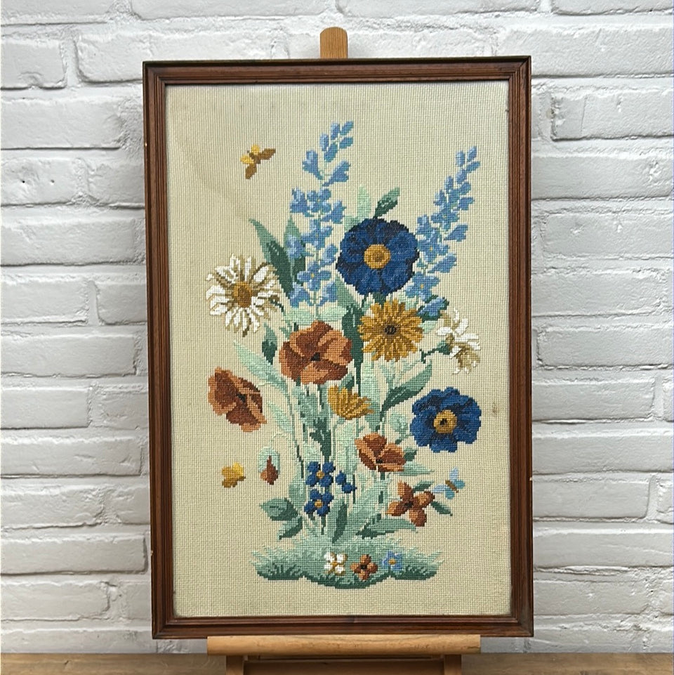 Flowers in the garden - Embroidery - Tapestry - Patchwork - Cotton work - Framed