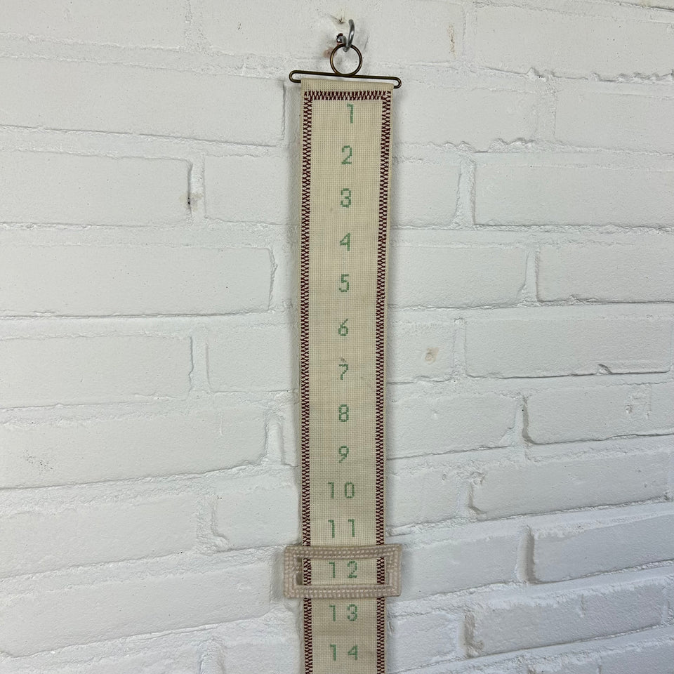 Wall hanging Day Calendar Embroidery - Tapestry - Patchwork - Cotton work - Framed