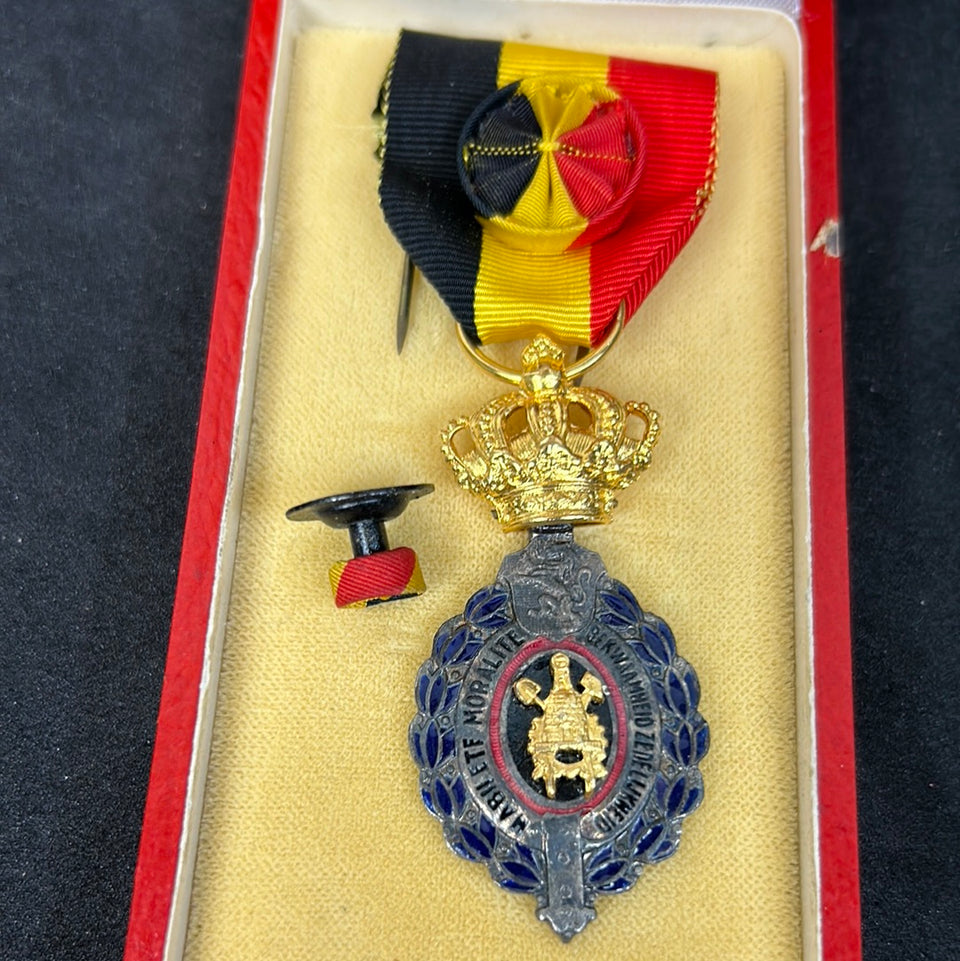Belgian Medal for Labor First Class set 2