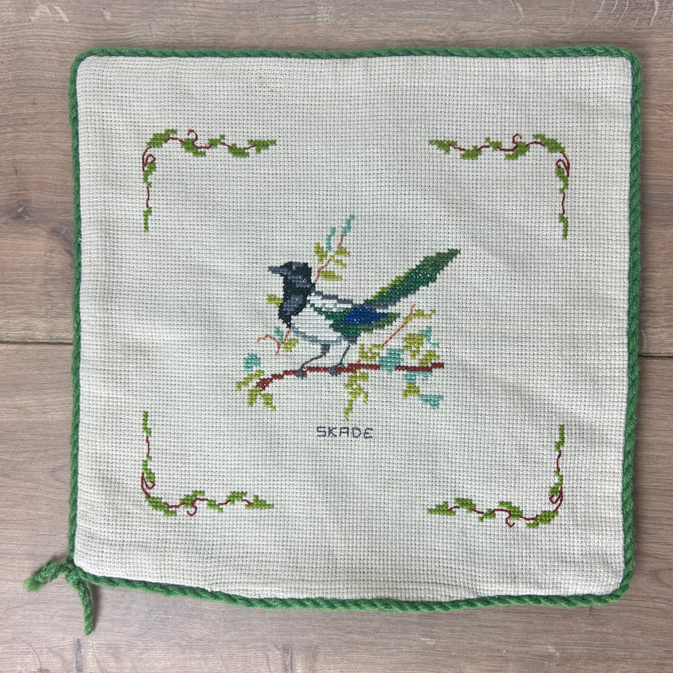 Danish embroidery Bird - Skade - Denmark - Pillow cover sleeve