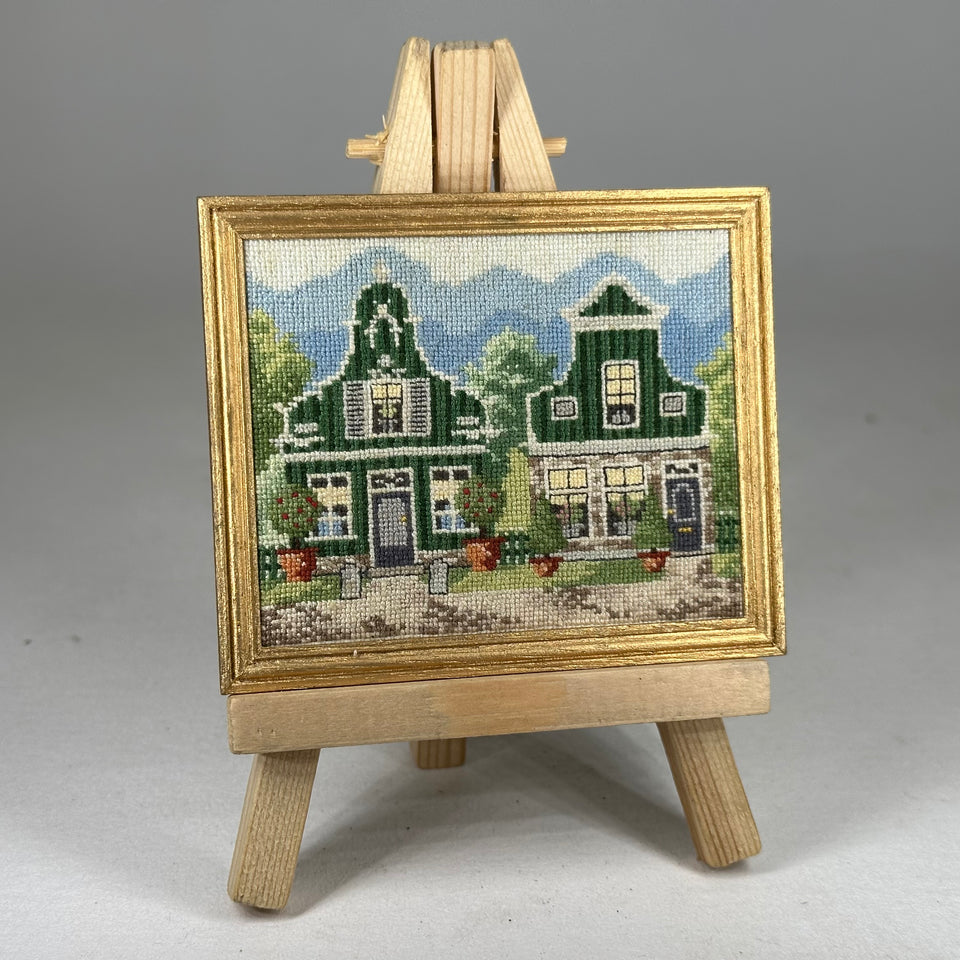 Miniature dollhouse Embroidery by Tieneke Beiler