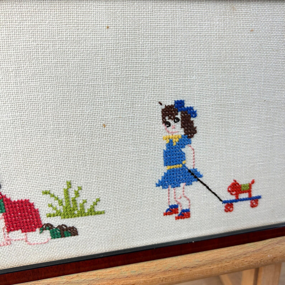 Children playing - Embroidery - Cottonwork - Framed