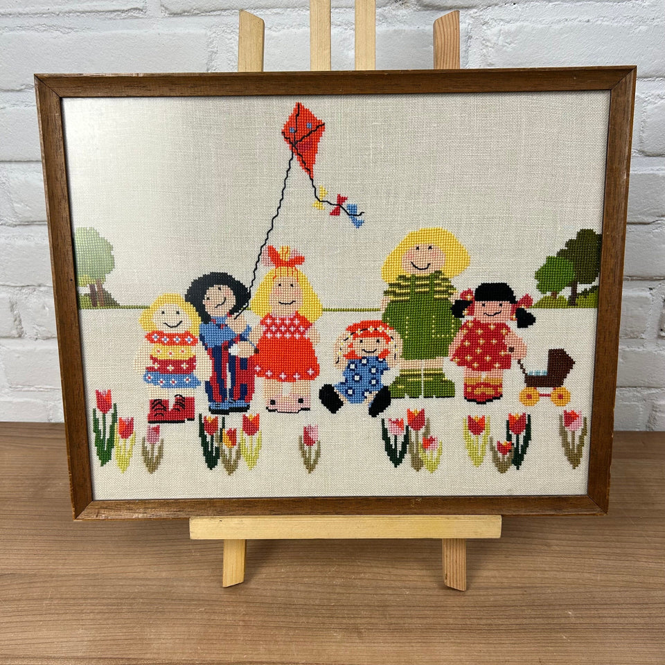 Children playing - Embroidery - Cottonwork - Framed
