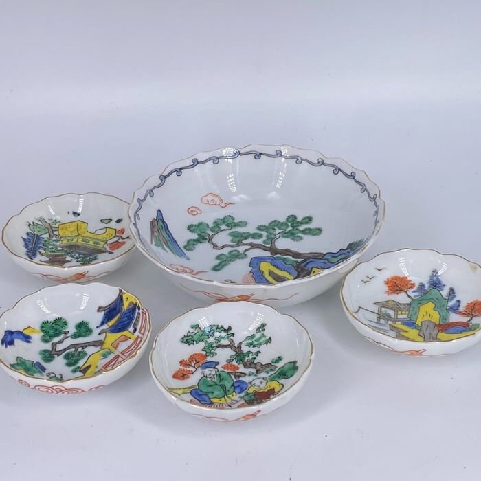 5 Chinese ceramic bowls