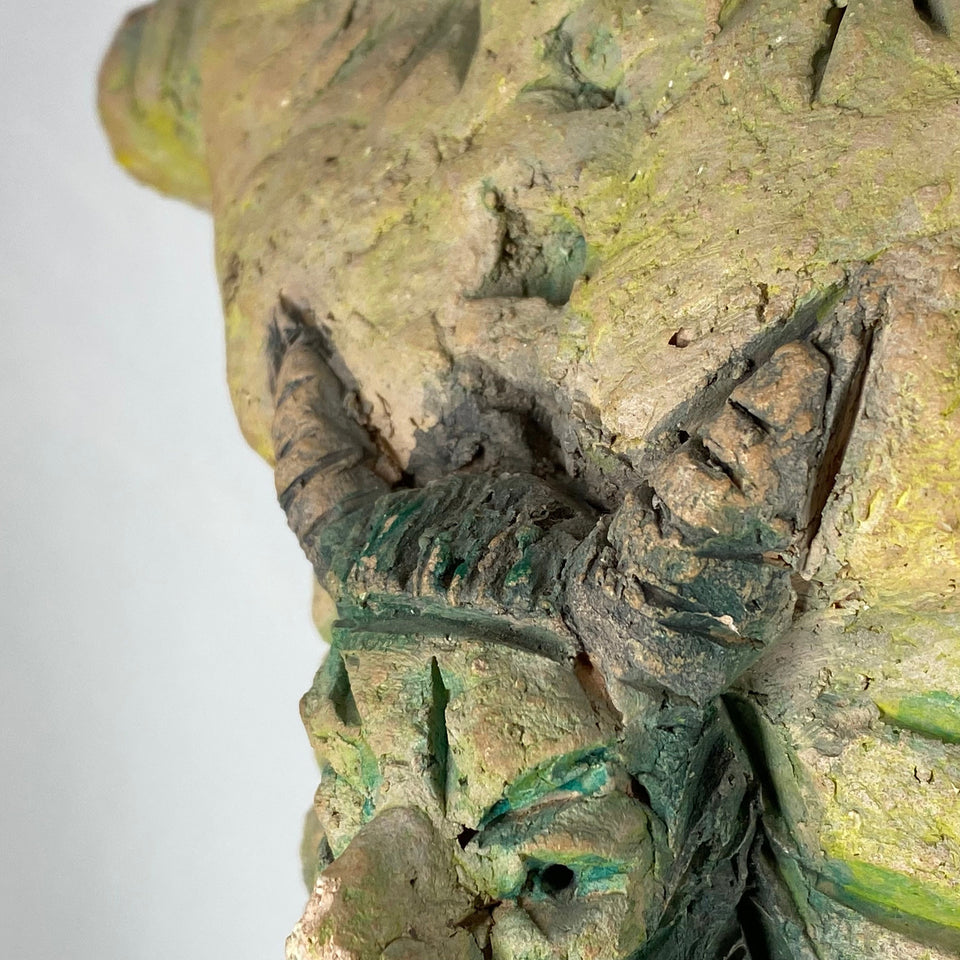 Sculptuur beeld Man met demonen, van Rusev Dobrev