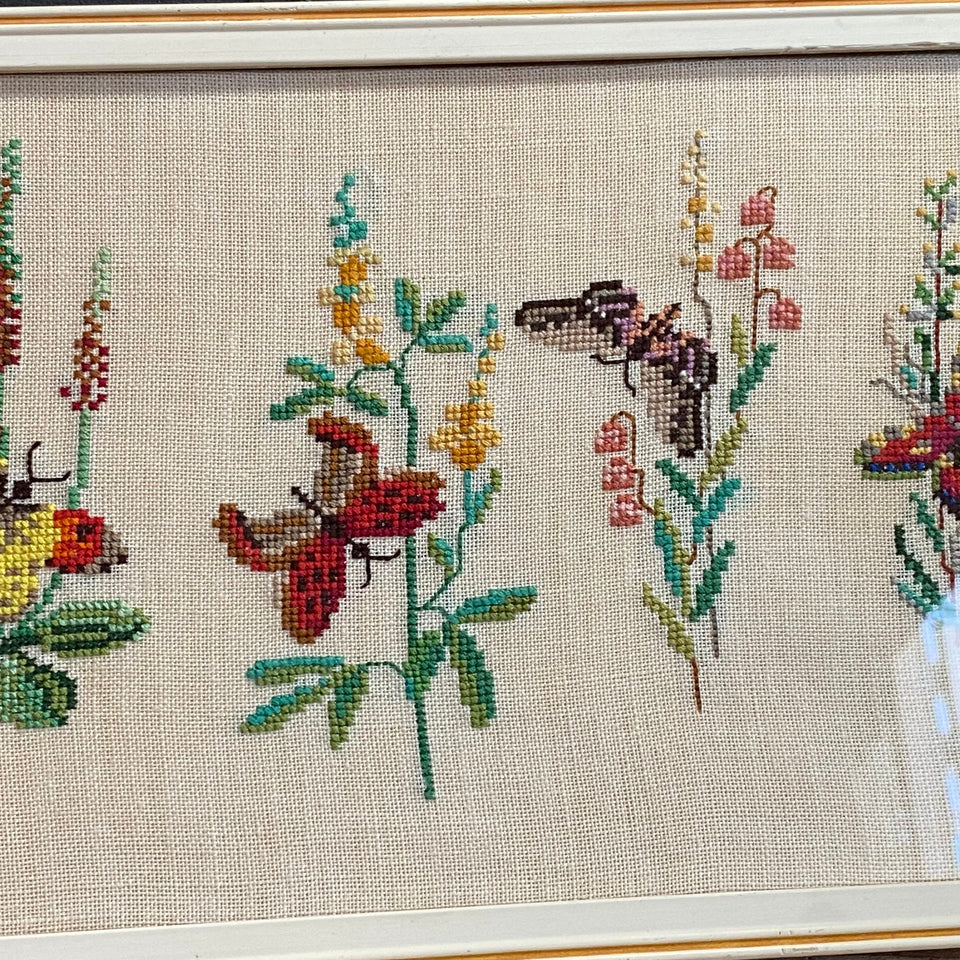 Butterflies and Flowers - Embroidery - Tapestry - Patchwork - Cottonwork