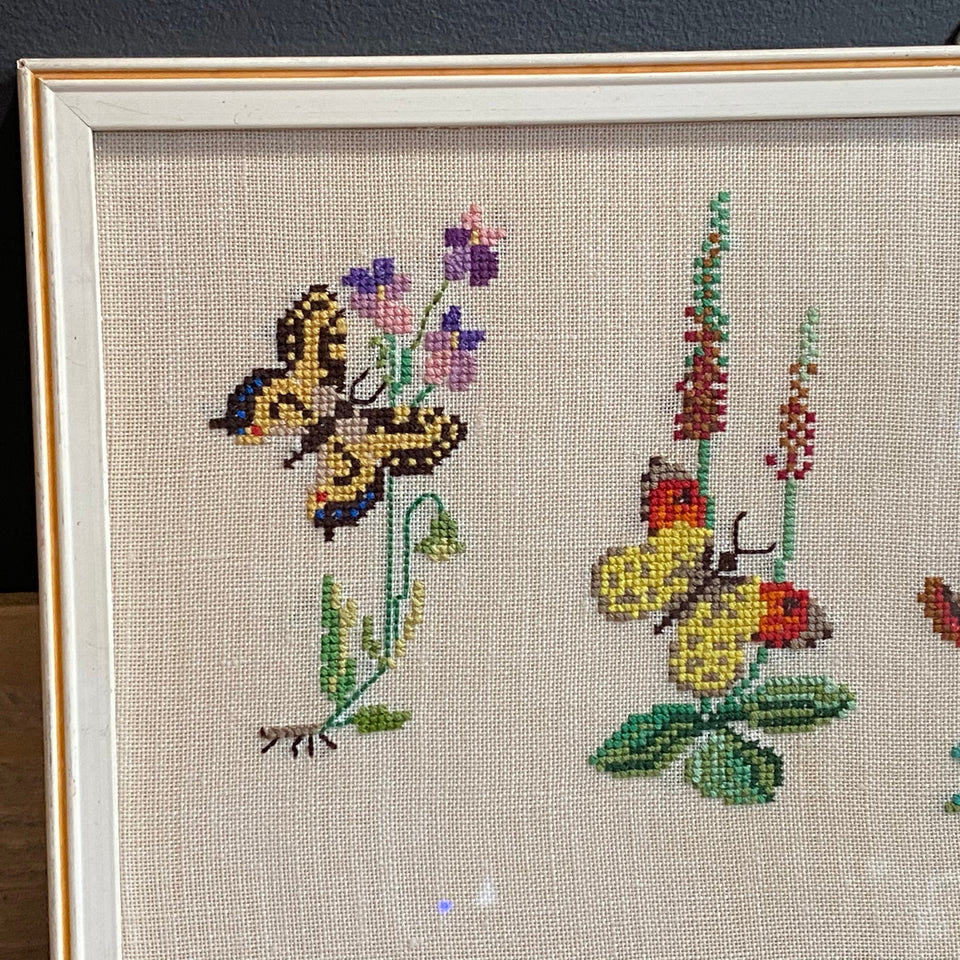 Butterflies and Flowers - Embroidery - Tapestry - Patchwork - Cottonwork