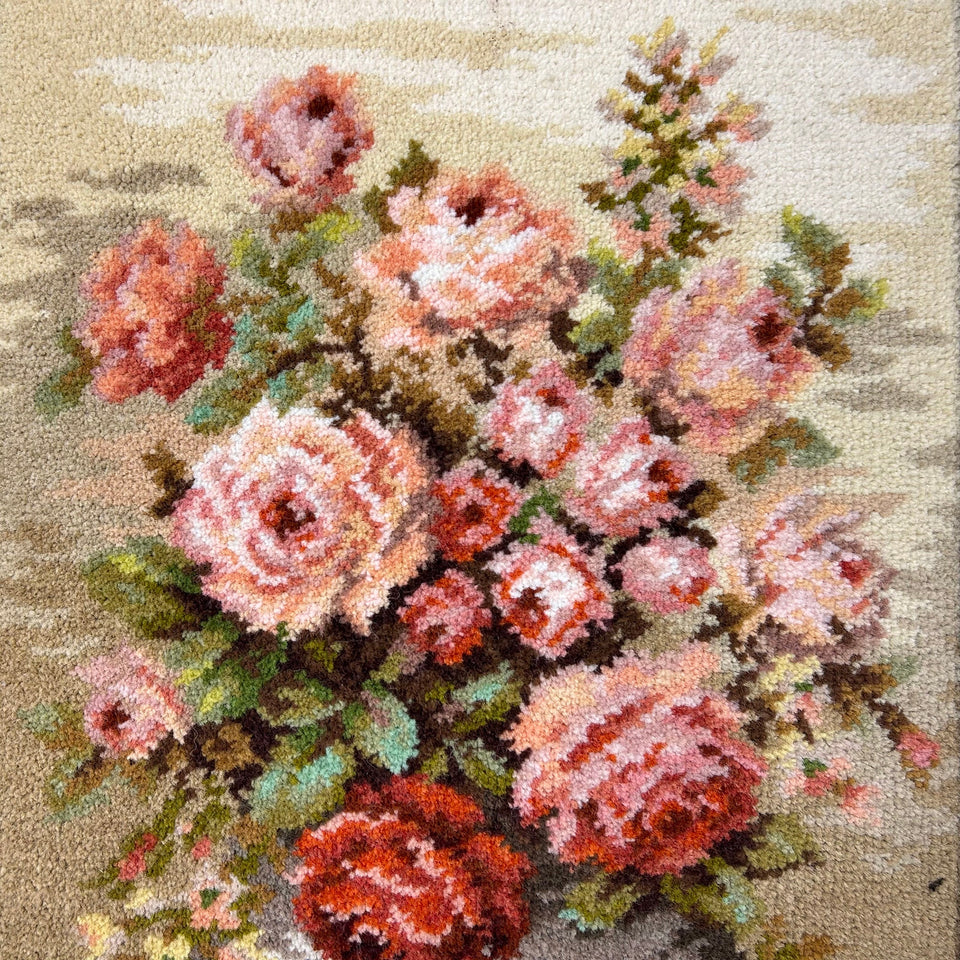 Tufting Still life of flowers - Tuft Embroidery - Cottonwork - Framed
