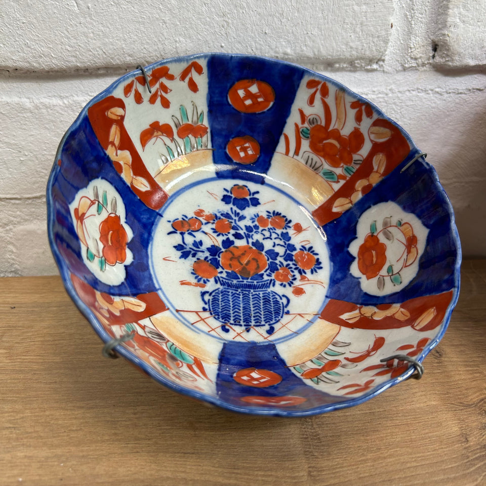 Two Japanese Imari bowls - with wall hanging