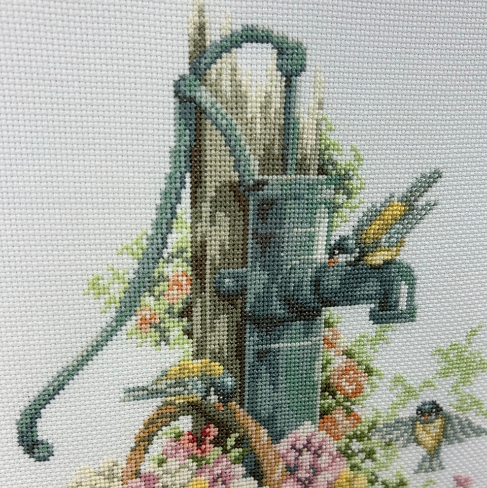 Flowers around antique water well - Embroidery - Tapestry - Patchwork - Cotton work - Framed