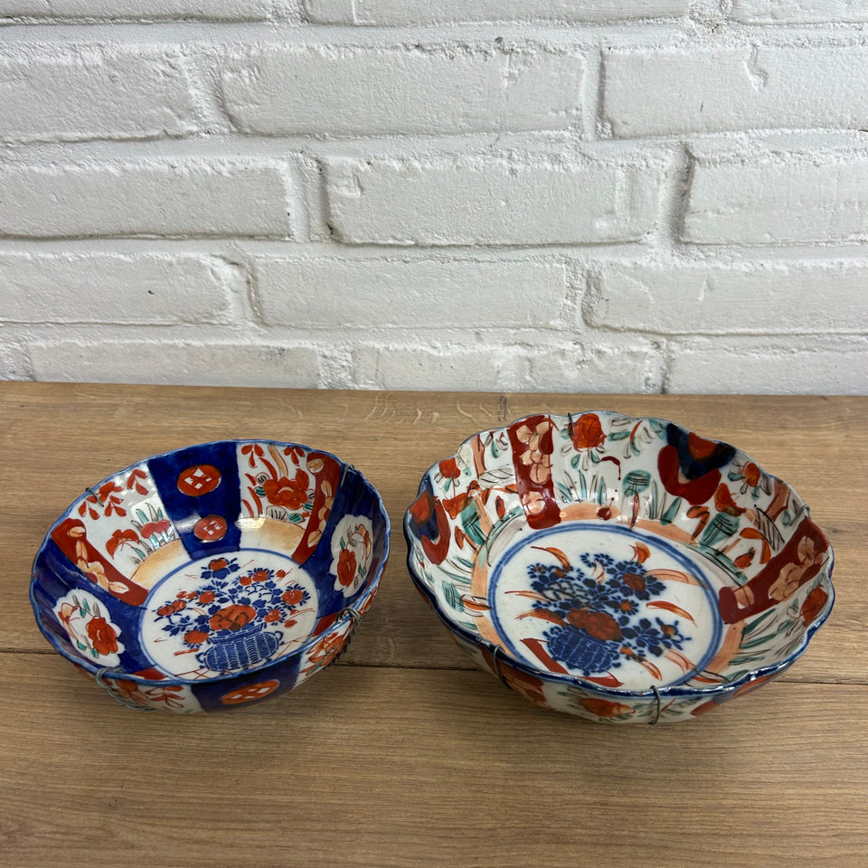 Two Japanese Imari bowls - with wall hanging