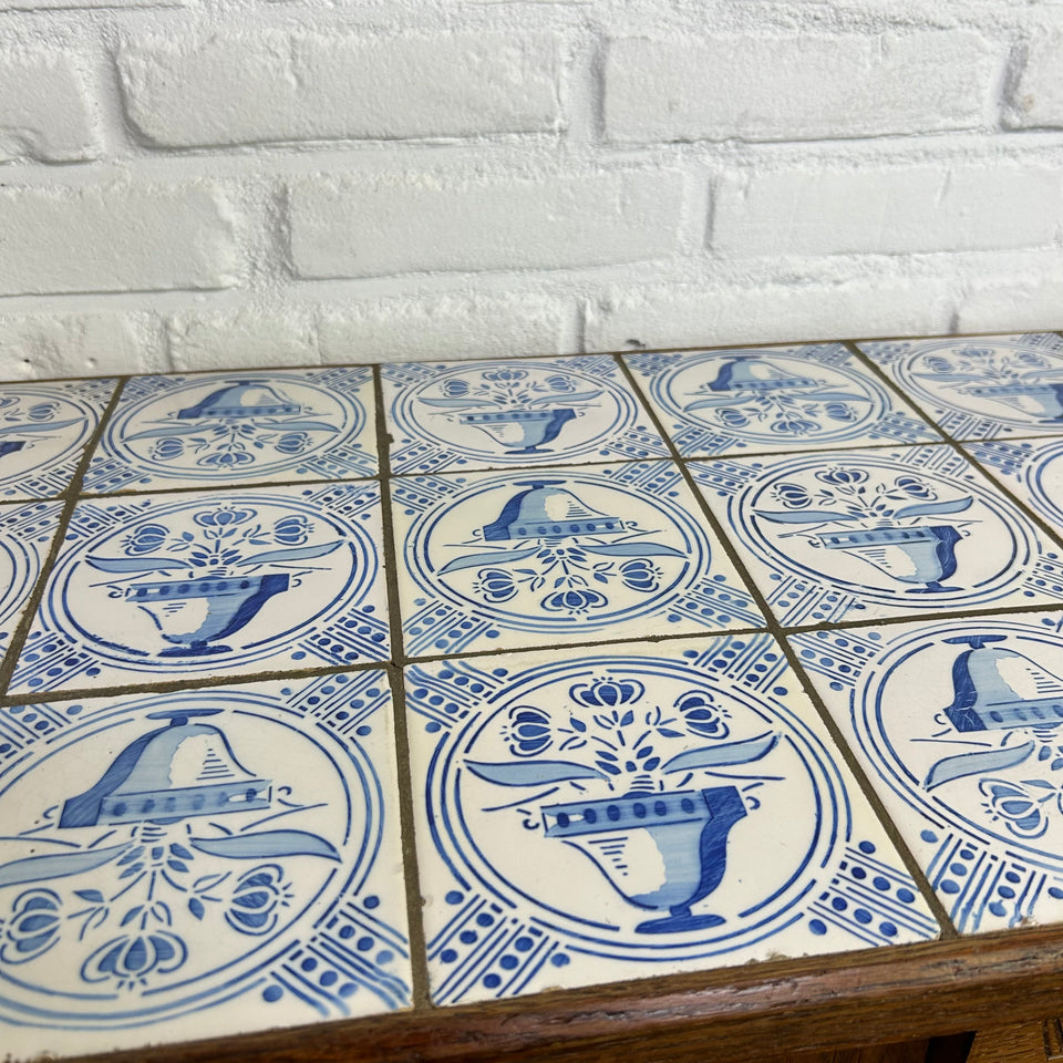 Antique Delft Blue Tile decorated Art-Deco cupboard closet