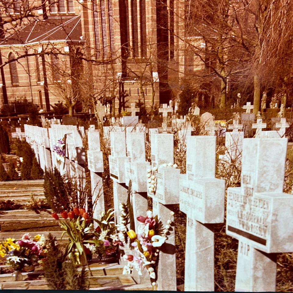 Graveyard Photo serie “Cemetery” by Theo van der Vaart