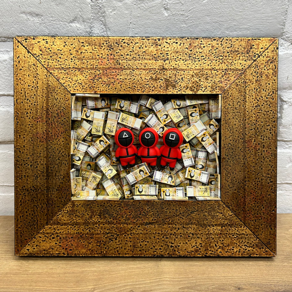 Resin artwork “Money can’t solve everything”