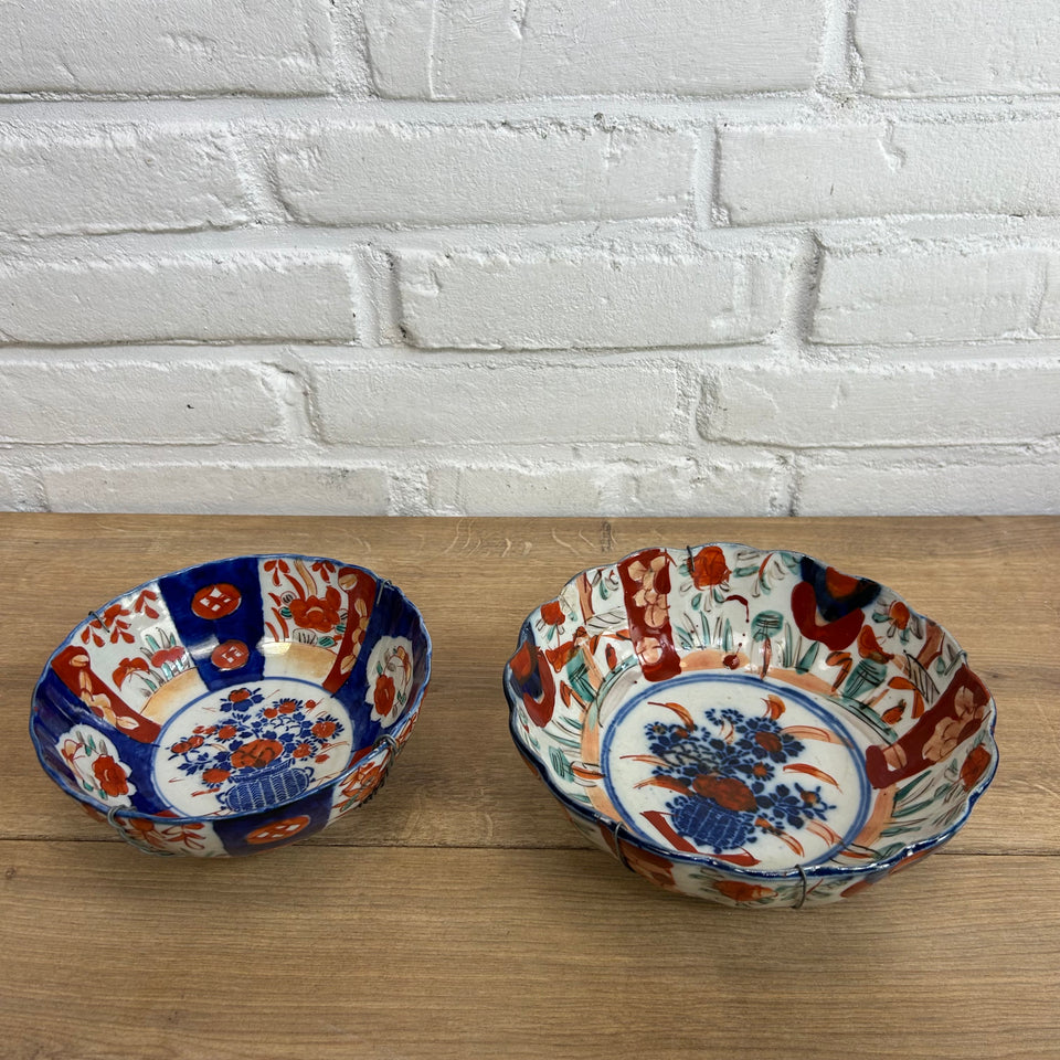 Two Japanese Imari bowls - with wall hanging