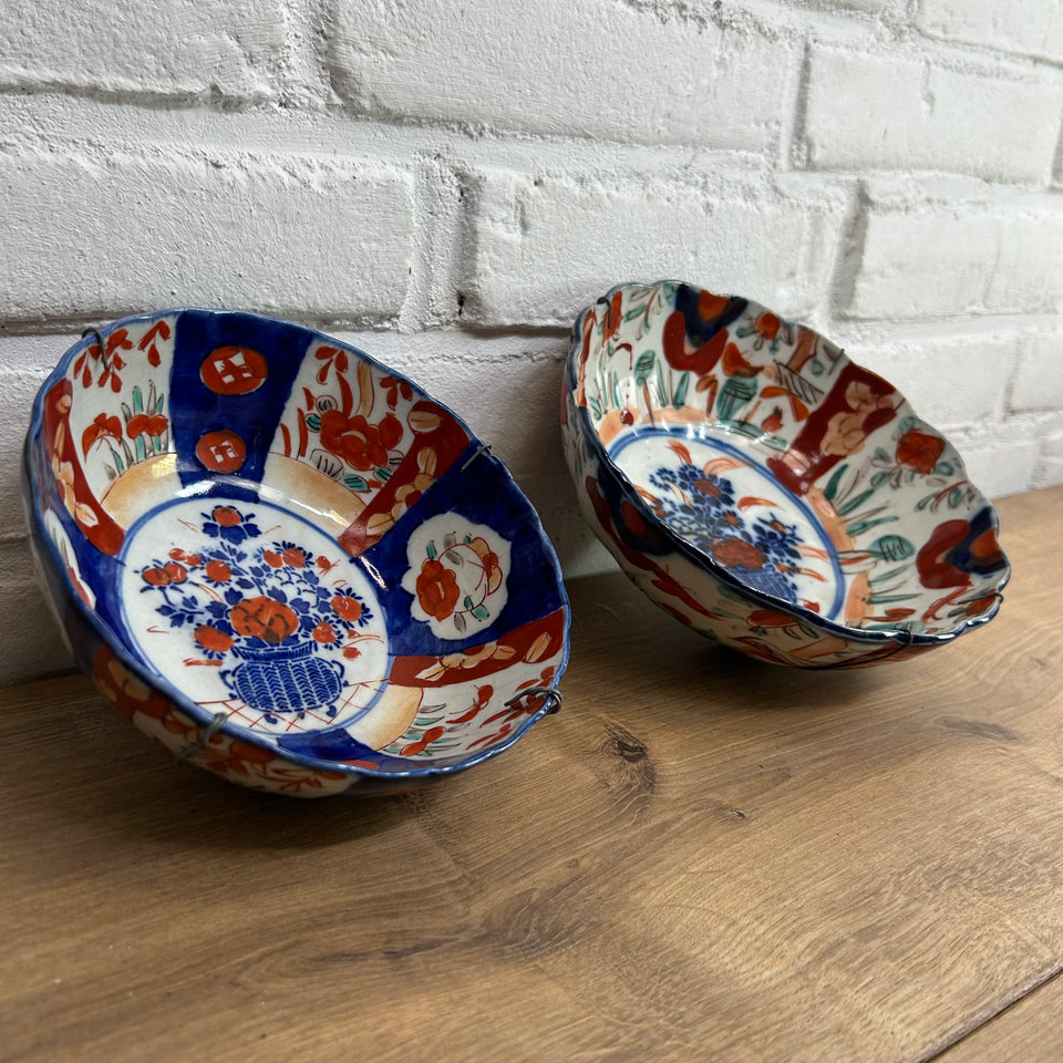 Two Japanese Imari bowls - with wall hanging