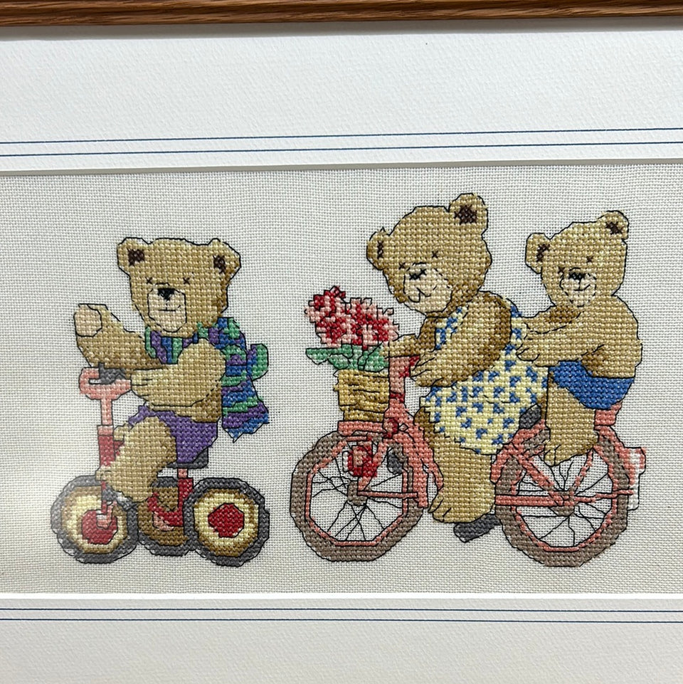 Set of Two teddybear embroideries in Oak wood frame - Childrens room - Embroidery - Cottonwork - Framed