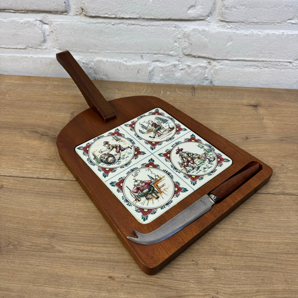 Serving platter with Dutch ceramic tile and cheese knife