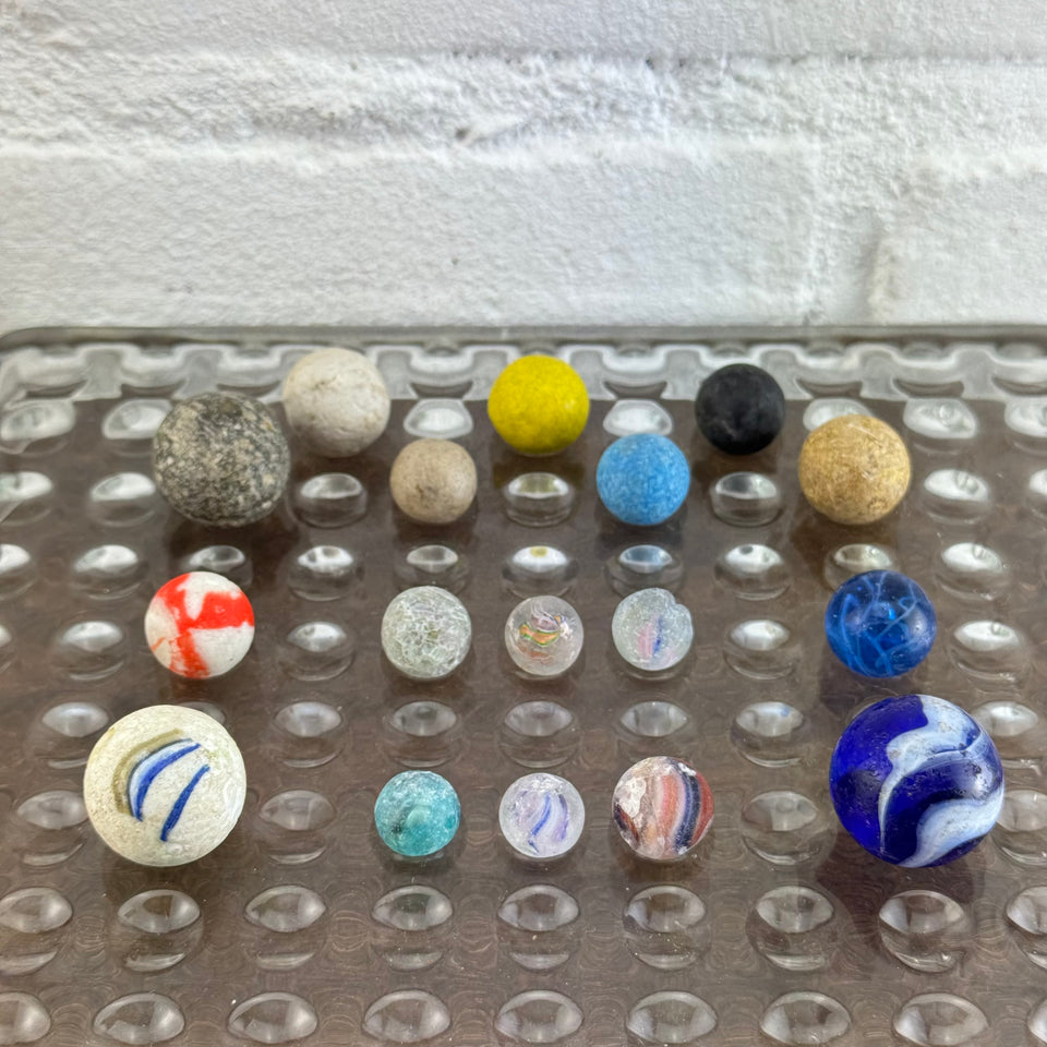 Set of antique collectable marbles - Different type and sizes