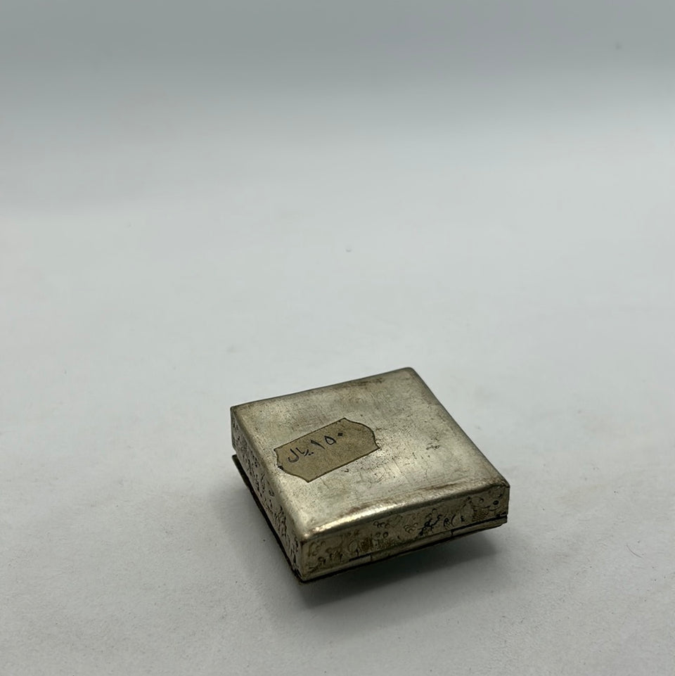 Small pillbox with persian drawing on mother of pearl