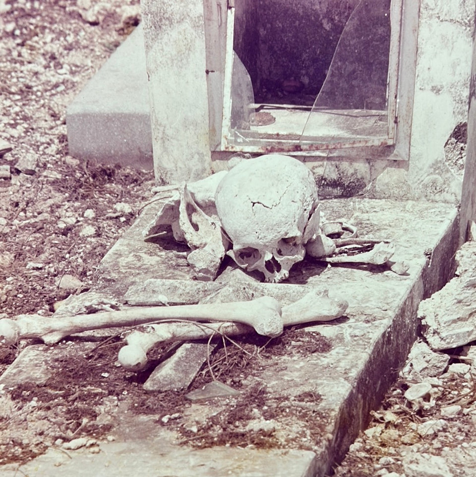 Graveyard Merida Maya Mexico Photo serie “Cemetery” by Theo van der Vaart