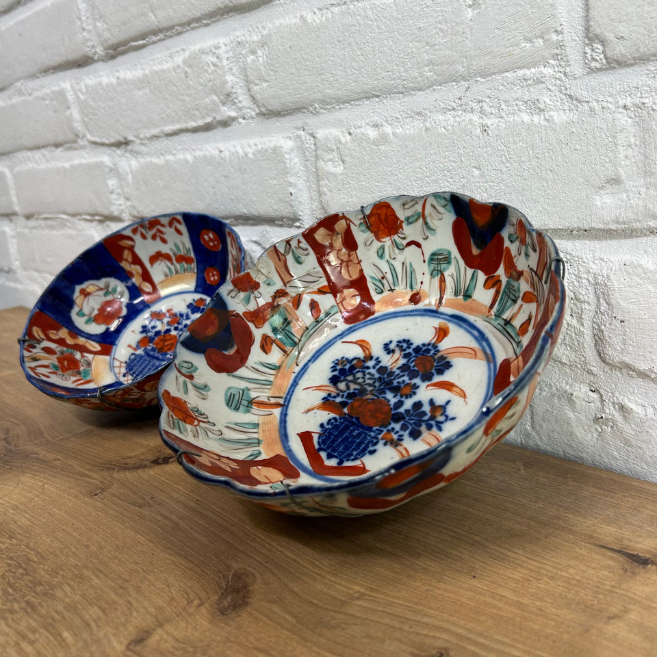 Two Japanese Imari bowls - with wall hanging