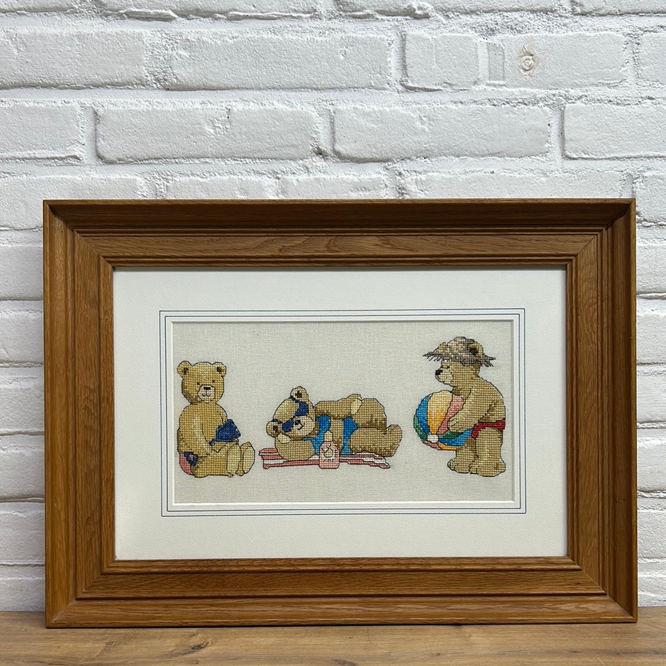 Set of Two teddybear embroideries in Oak wood frame - Childrens room - Embroidery - Cottonwork - Framed