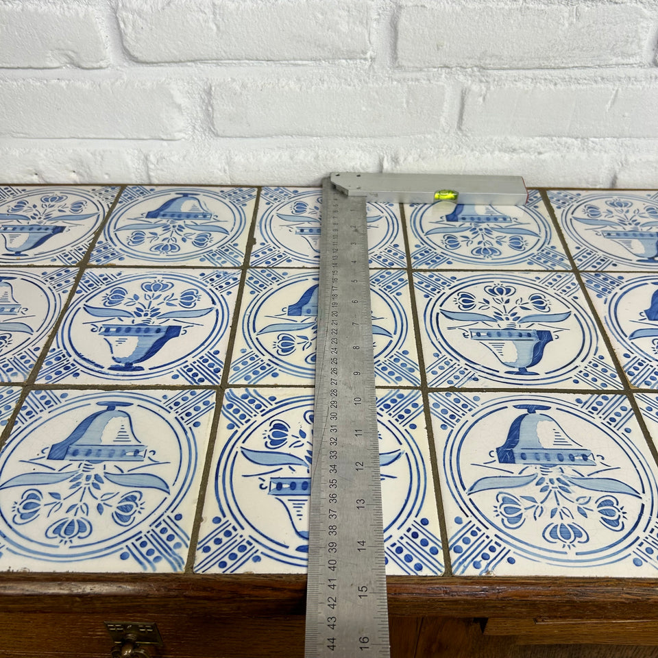 Antique Delft Blue Tile decorated Art-Deco cupboard closet